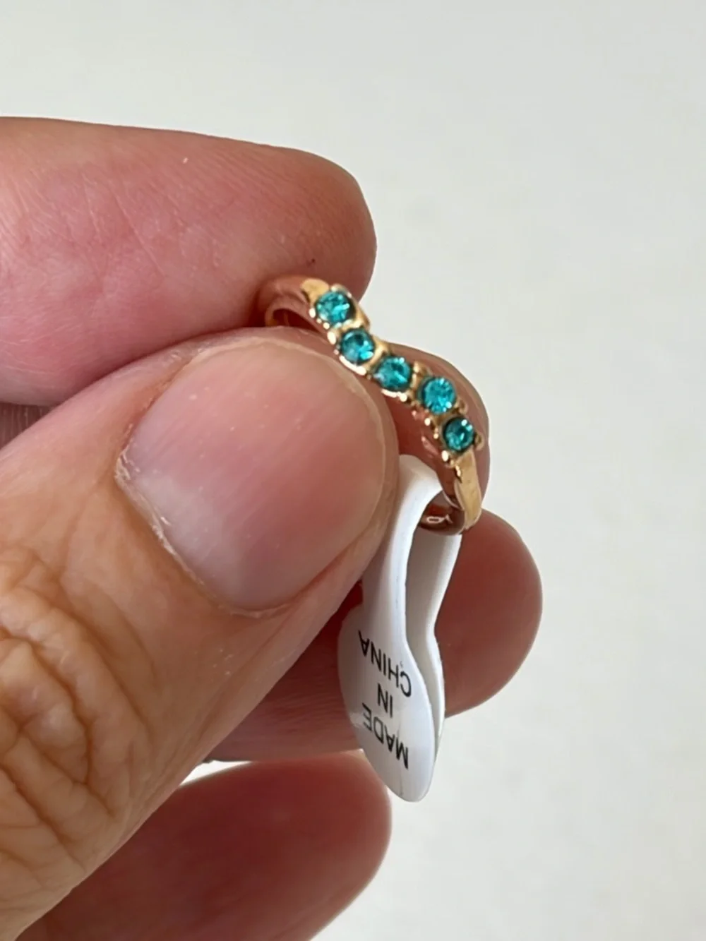 Gold Ring with Teal Stones. - Picture 3 of 5